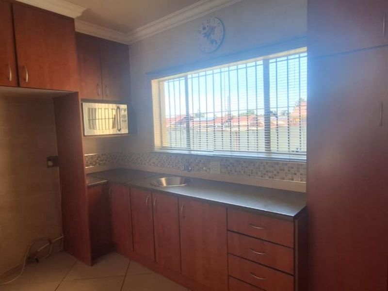 House For Sale in Helikonpark - Photo 7