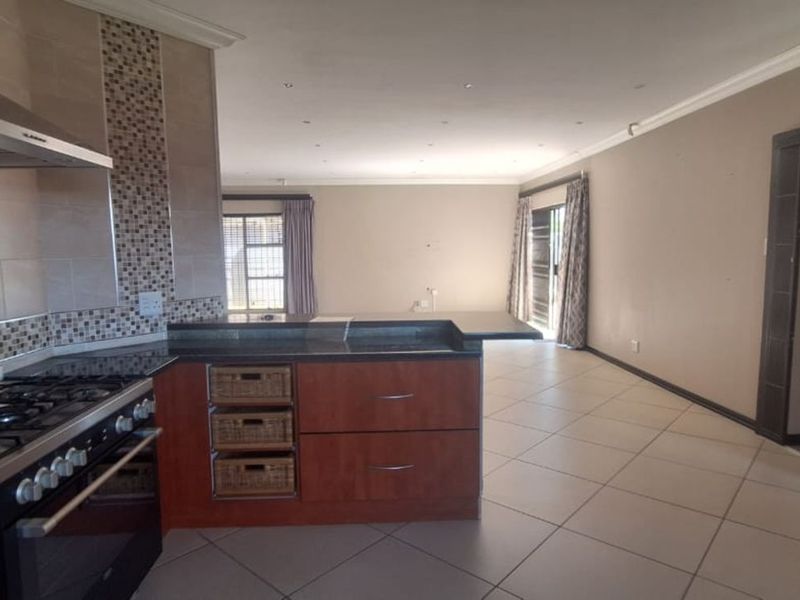 House For Sale in Helikonpark - Photo 10