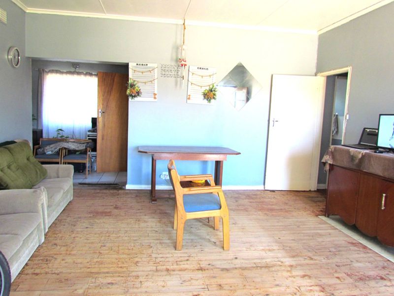 House For Sale in Retief - Photo 4