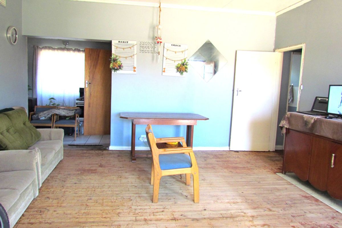 House For Sale in Retief - Photo 4