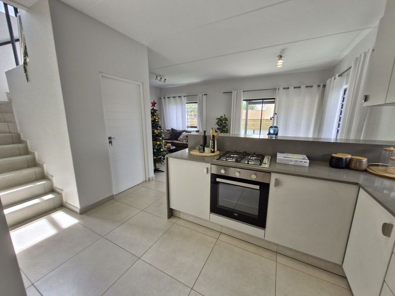 Townhouse For Sale in Fourways - Photo 8
