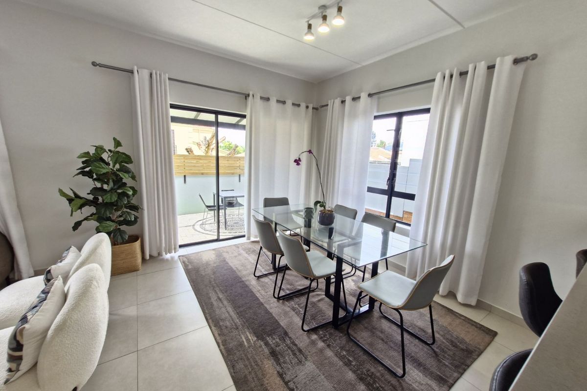 Townhouse For Sale in Fourways - Photo 3