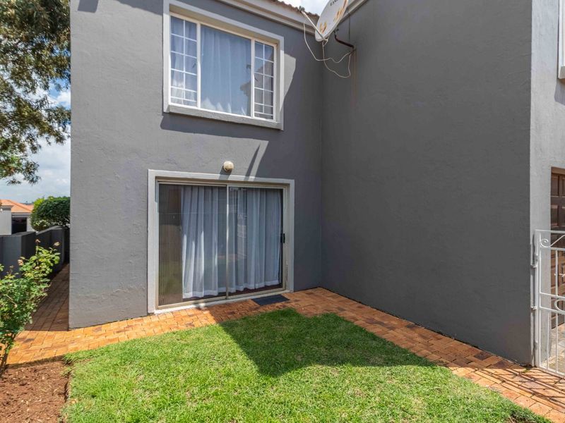 Townhouse For Sale in Groblerpark - Photo 8