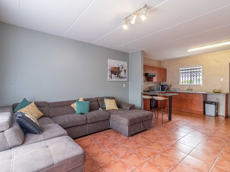 Townhouse For Sale in Groblerpark - Photo 5