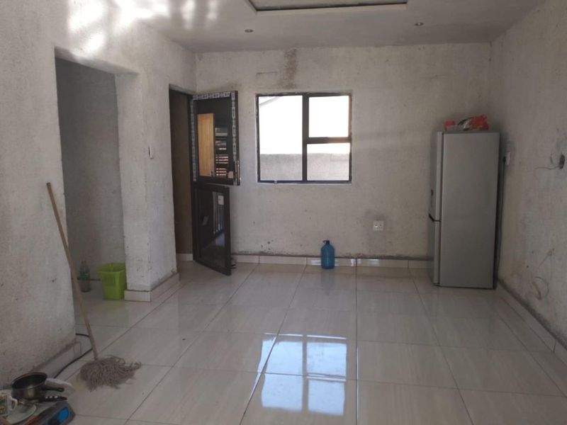 House For Sale in Hammanskraal Central - Photo 2