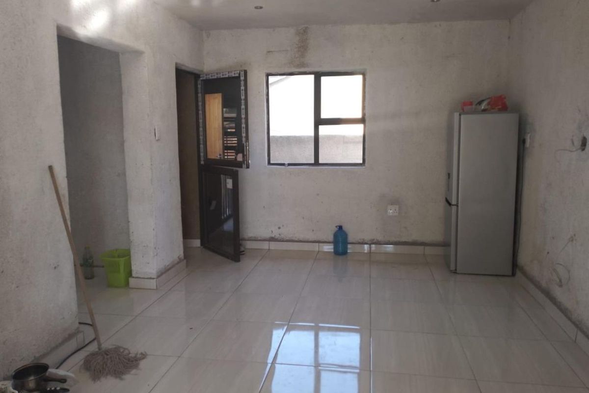 House For Sale in Hammanskraal Central - Photo 2