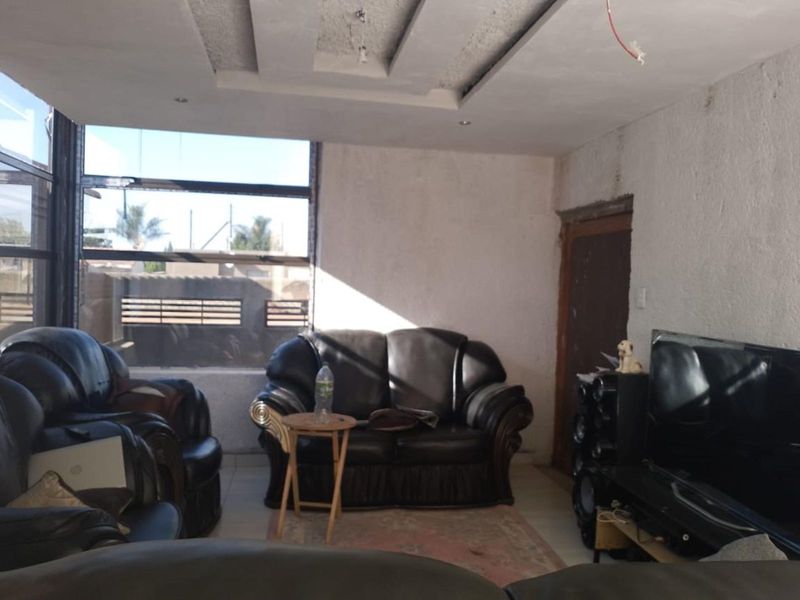 House For Sale in Hammanskraal Central - Photo 5