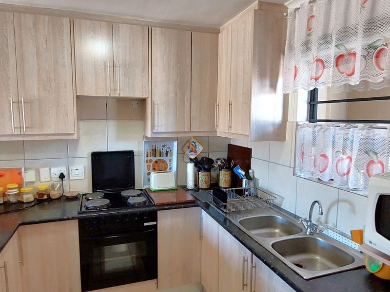 Apartment For Sale in Fairview Golf Estate - Photo 6