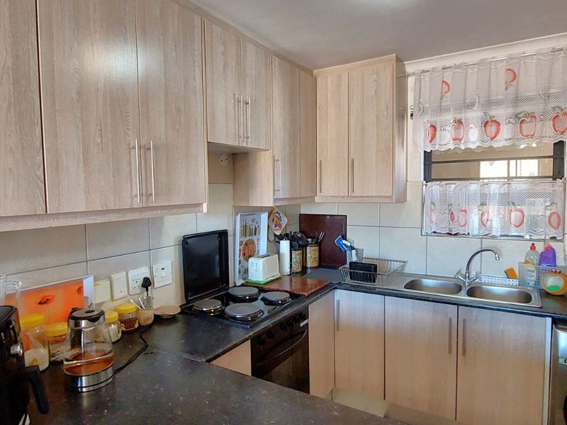 Apartment For Sale in Fairview Golf Estate - Photo 5