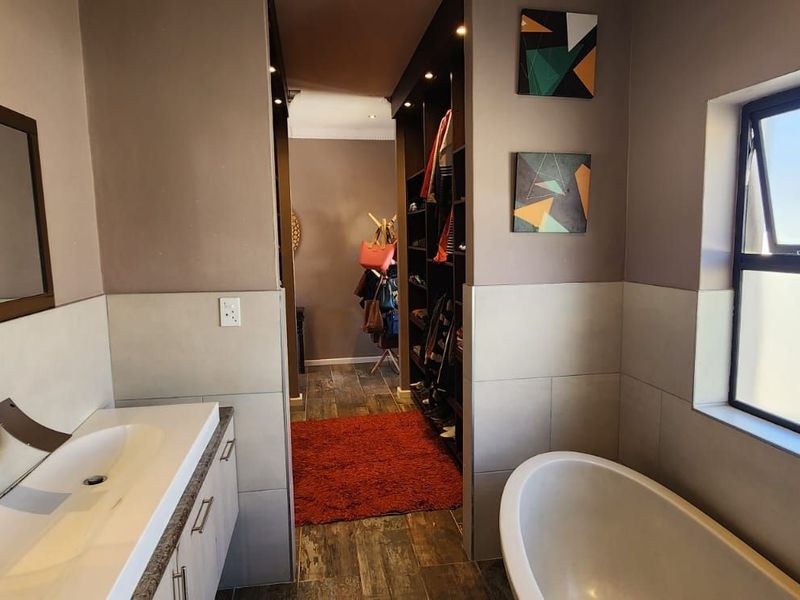 House To Rent in Mount Royal Golf Estate - Photo 9