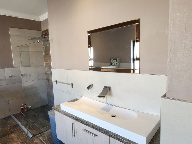 House To Rent in Mount Royal Golf Estate - Photo 7