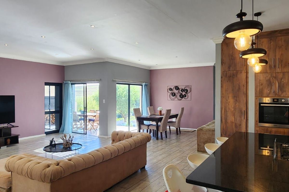 House To Rent in Mount Royal Golf Estate - Photo 2