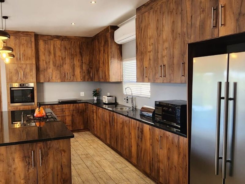 House To Rent in Mount Royal Golf Estate - Photo 4