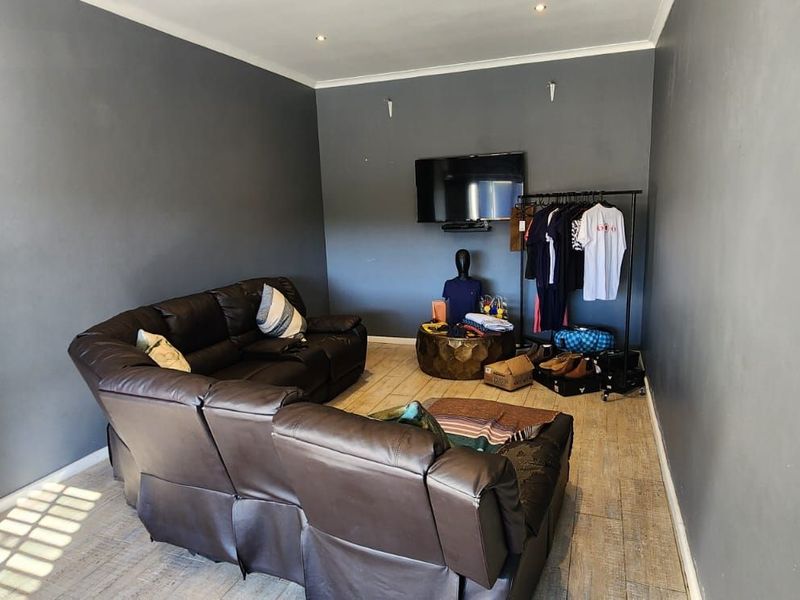 House To Rent in Mount Royal Golf Estate - Photo 5