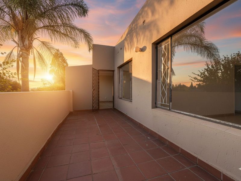 Townhouse For Sale in Weltevreden Park - Photo 4