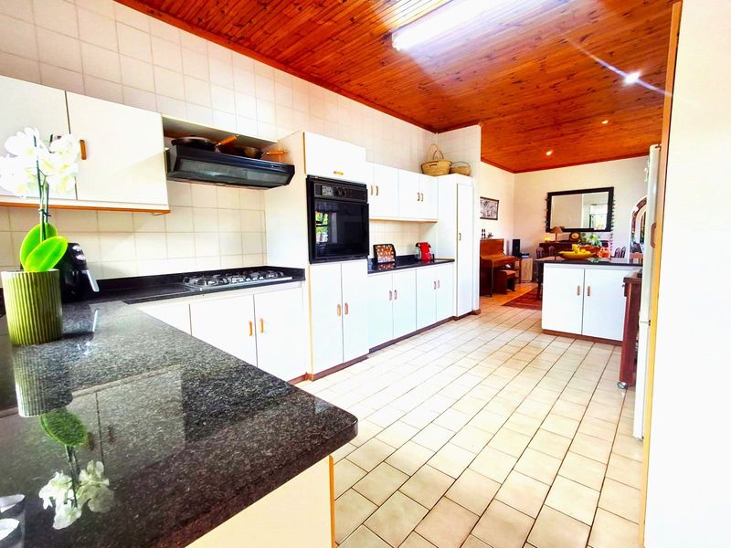 House For Sale in Loerie Park - Photo 10