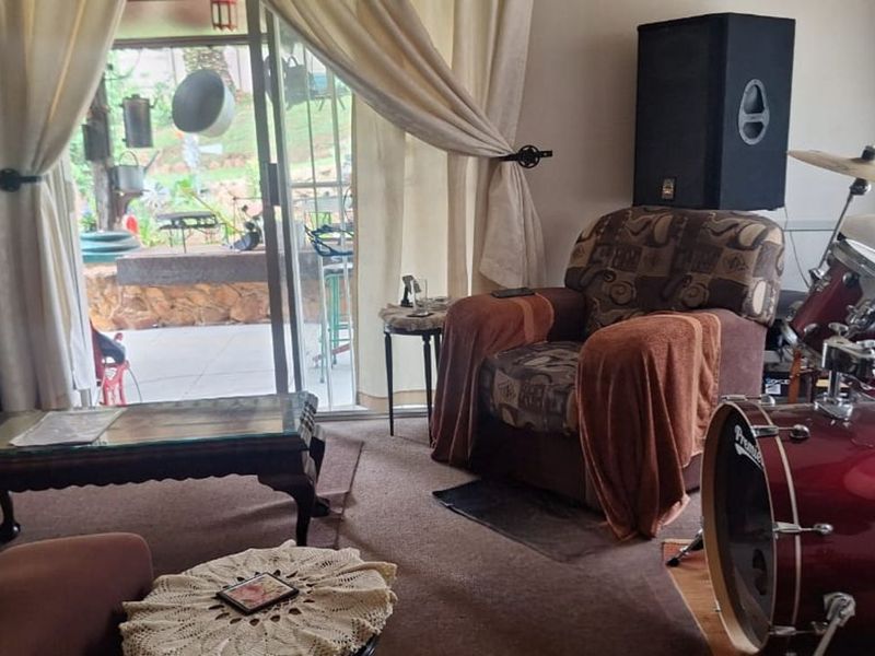 House For Sale in Discovery - Photo 6