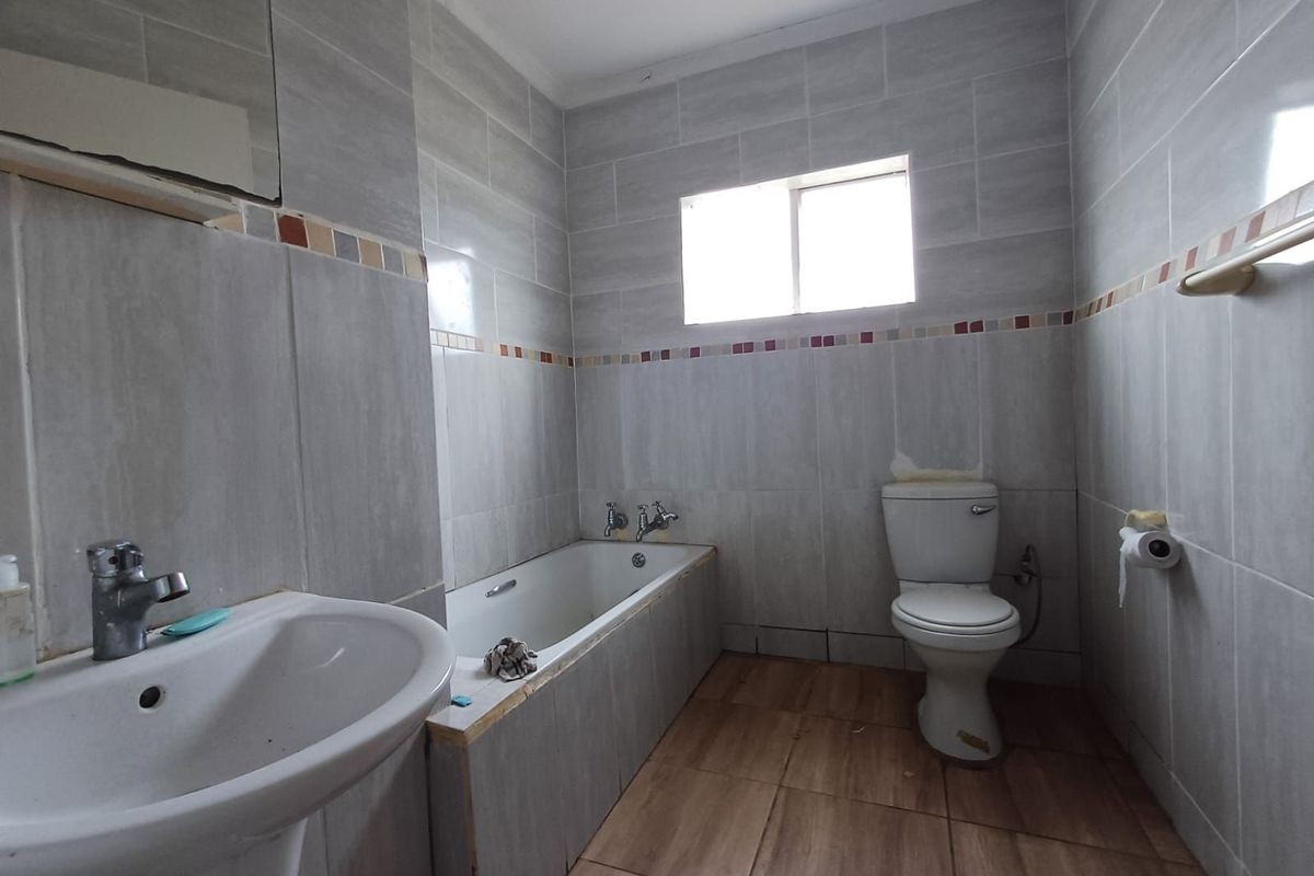 Apartment For Sale in La Hoff - Photo 5