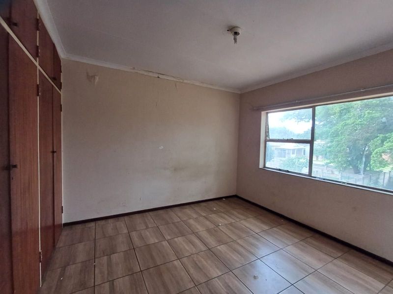 Apartment For Sale in La Hoff - Photo 4