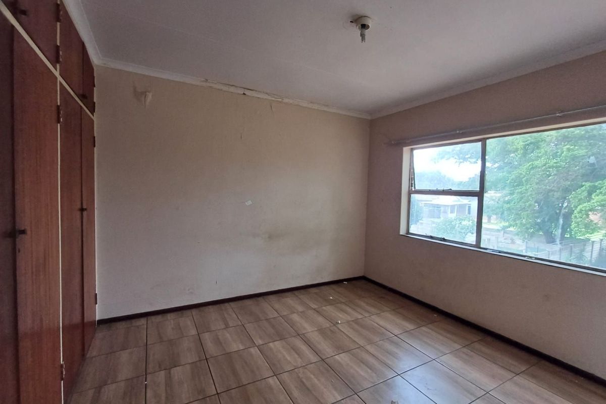 Apartment For Sale in La Hoff - Photo 4