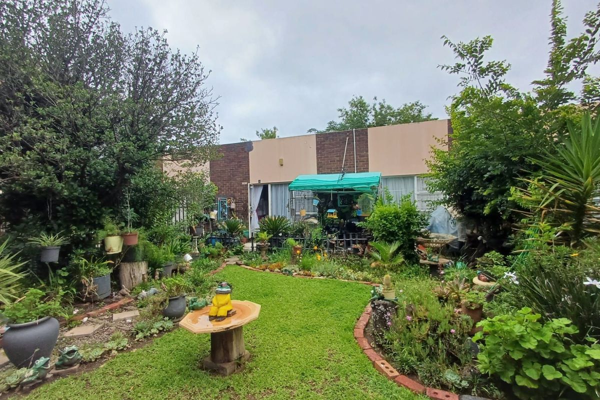 Apartment For Sale in La Hoff - Photo 2