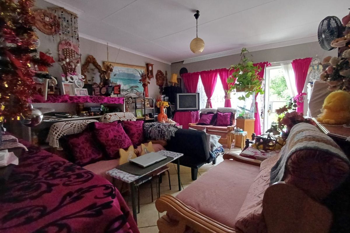 Apartment For Sale in La Hoff - Photo 3