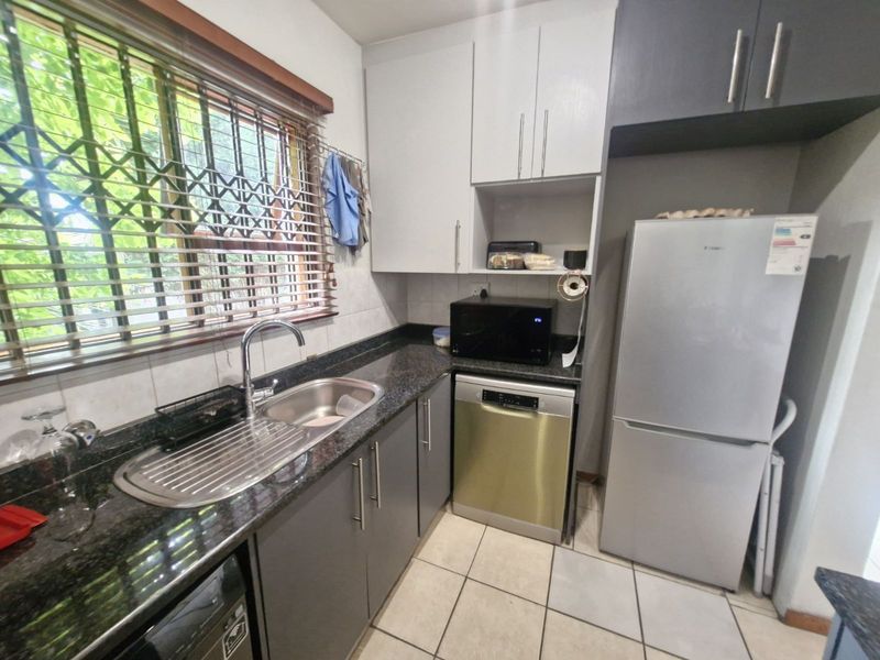 Townhouse For Sale in Fourways - Photo 10