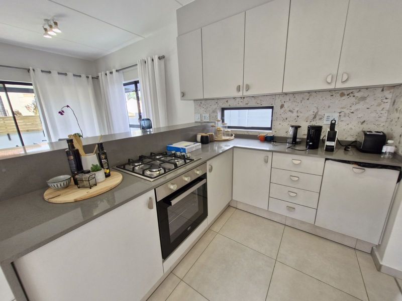 Townhouse For Sale in Fourways - Photo 8