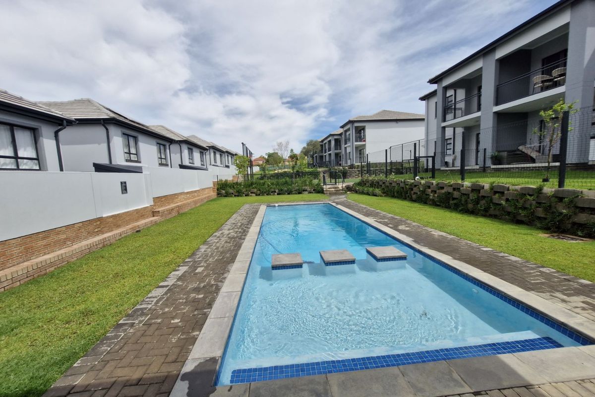 Townhouse For Sale in Fourways - Photo 3