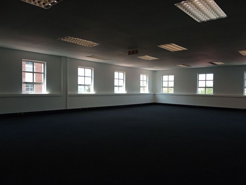 Commercial To Rent in Fourways - Photo 7