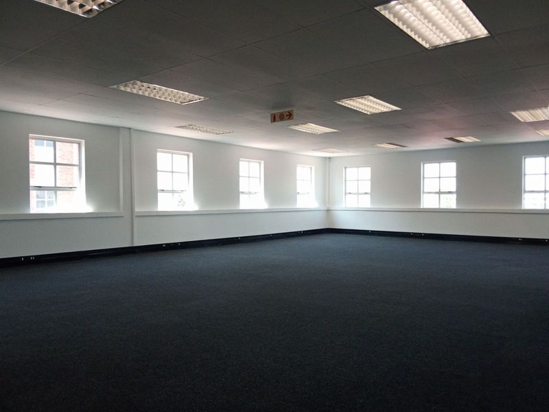 Commercial To Rent in Fourways - Photo 5