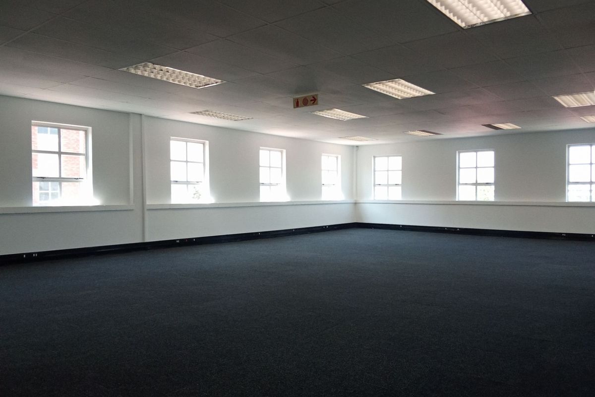 Commercial To Rent in Fourways - Photo 5