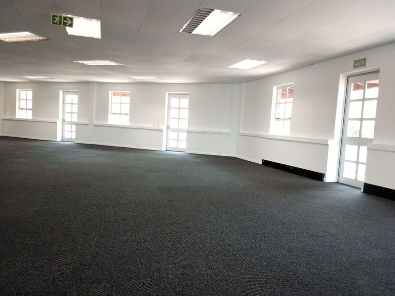 Commercial To Rent in Fourways - Photo 3