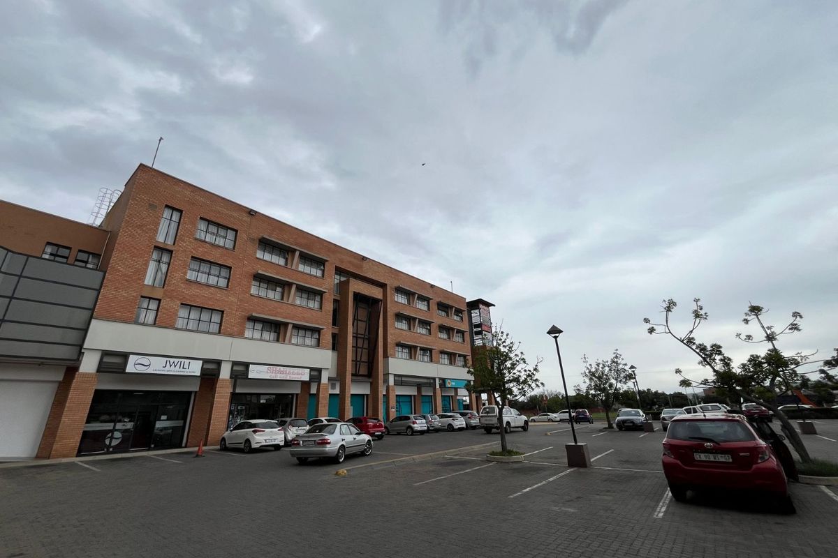 Retail To Rent in Silverton - Photo 3