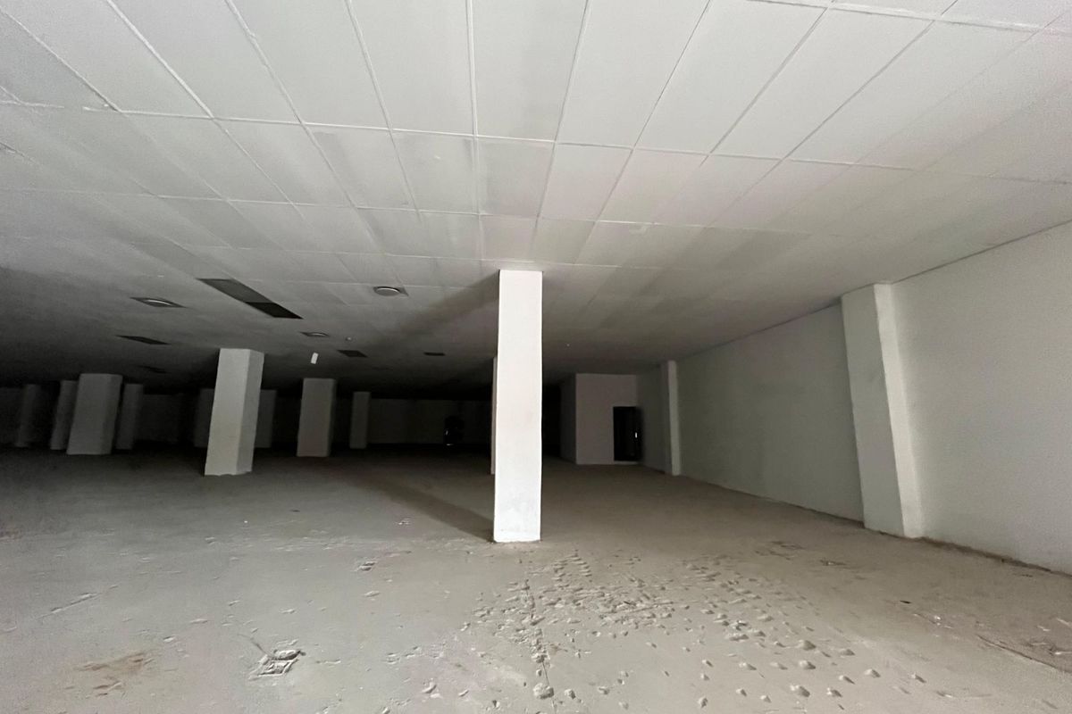 Retail To Rent in Silverton - Photo 4