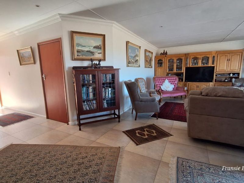 Townhouse For Sale in Hartenbos Central - Photo 8