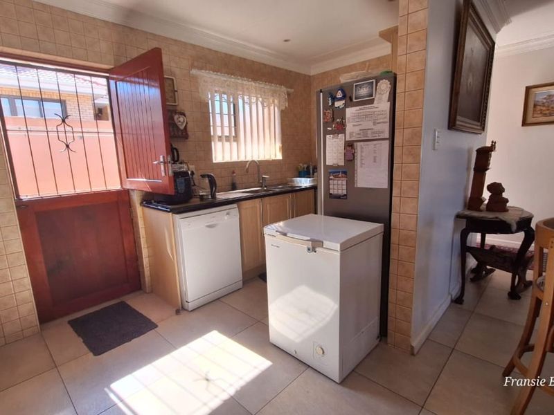 Townhouse For Sale in Hartenbos Central - Photo 4