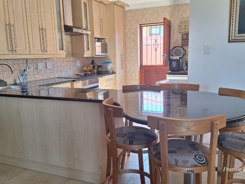 Townhouse For Sale in Hartenbos Central - Photo 3