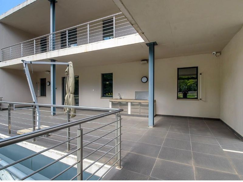 Office For Sale in Equestria - Photo 3