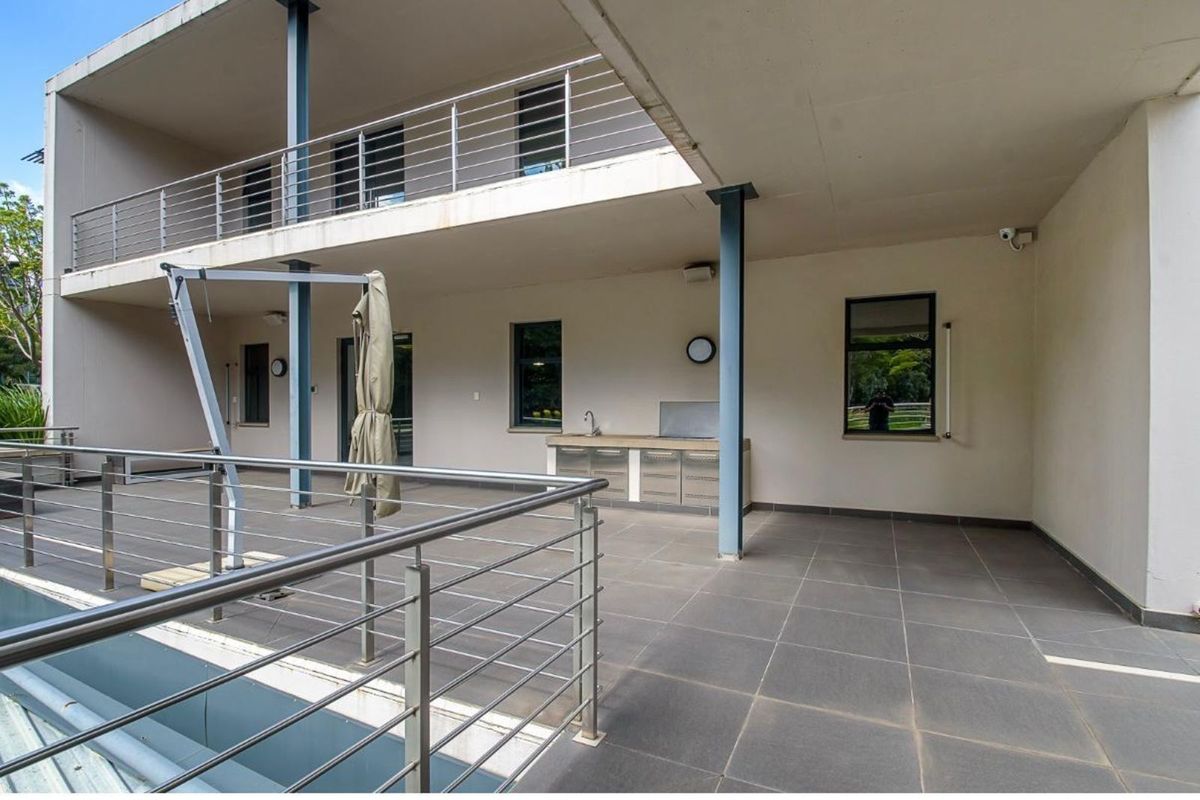 Office For Sale in Equestria - Photo 3