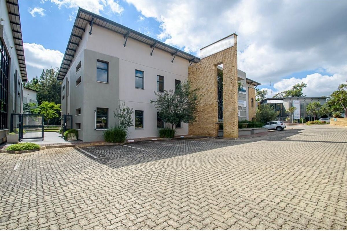 Office For Sale in Equestria - Photo 4