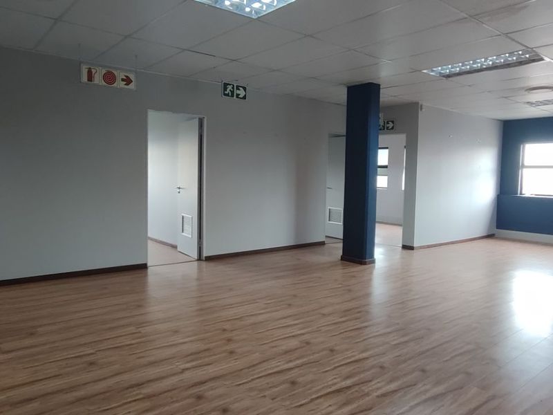 Office To Rent in Silver Lakes - Photo 10