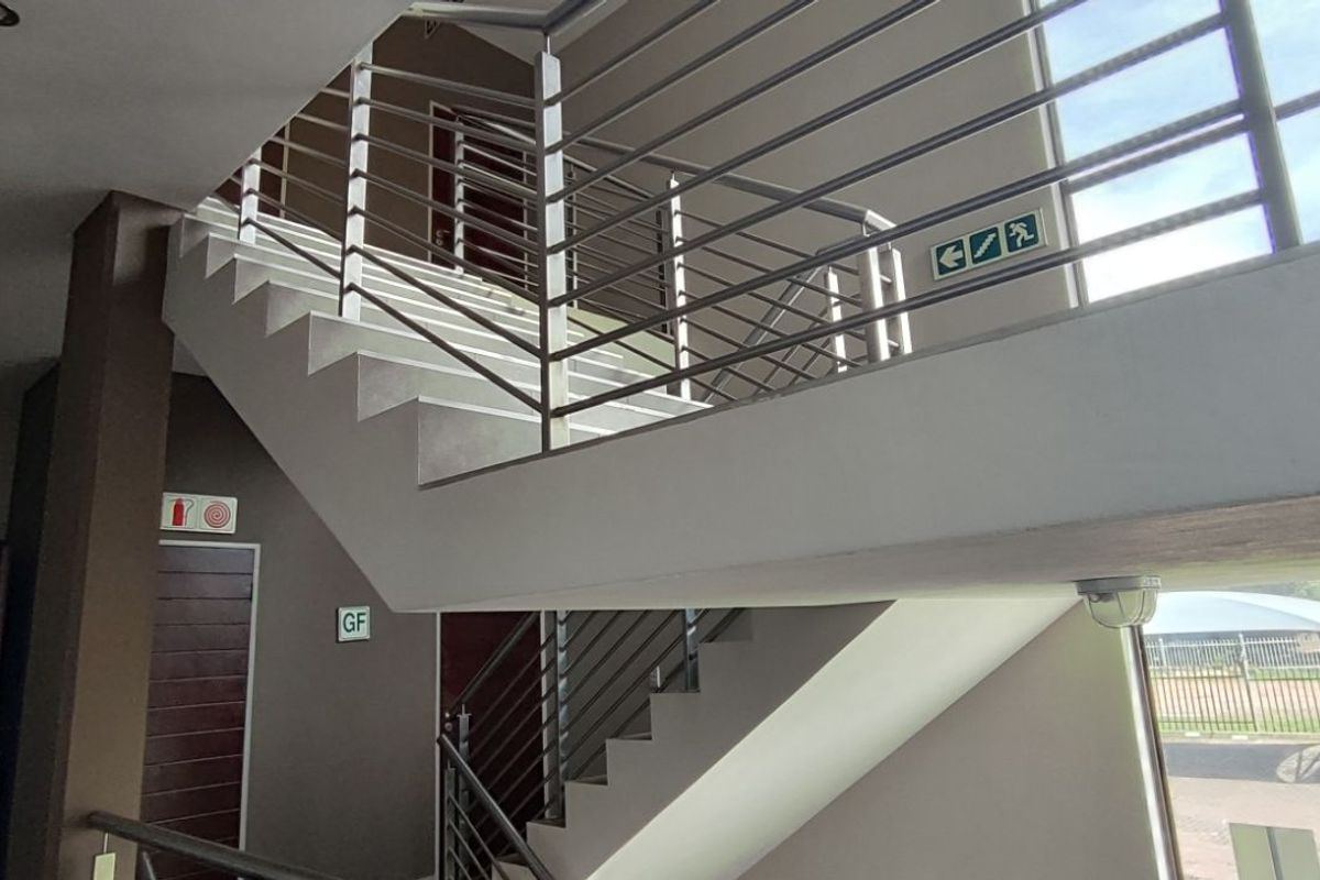 Office To Rent in Silver Lakes - Photo 2