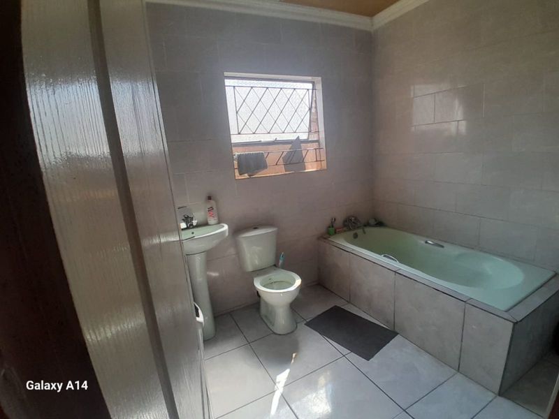 House For Sale in Hammanskraal Central - Photo 8