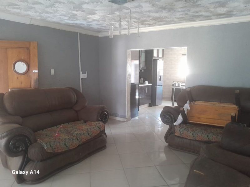 House For Sale in Hammanskraal Central - Photo 7