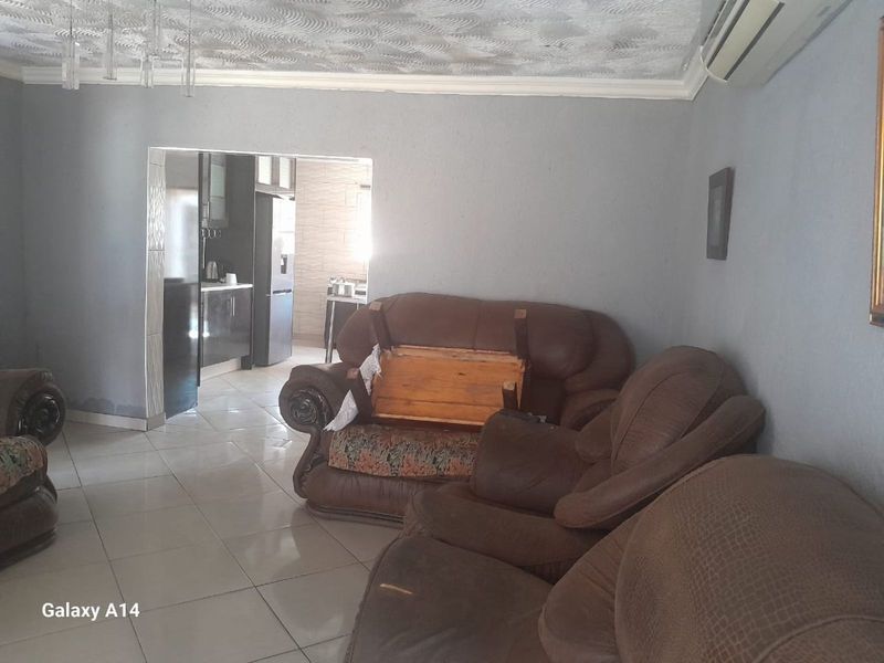 House For Sale in Hammanskraal Central - Photo 6