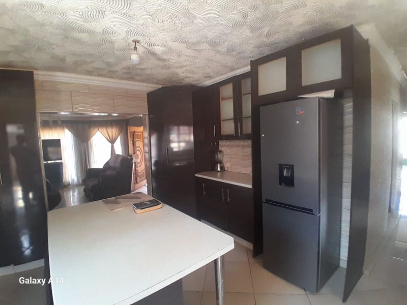 House For Sale in Hammanskraal Central - Photo 3