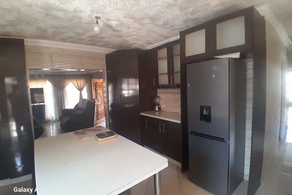 House For Sale in Hammanskraal Central - Photo 3