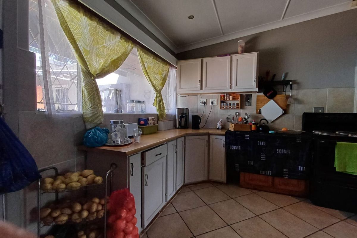 House For Sale in Songloed - Photo 4