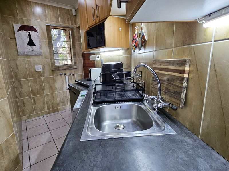 Townhouse For Sale in Wilgeheuwel - Photo 7